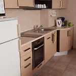 слънчев с прекрасна гледка, паркинг. Smolyan