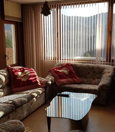 слънчев с прекрасна гледка, паркинг. Apartment Smolyan