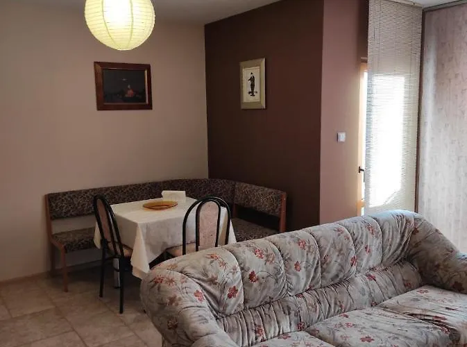 слънчев с прекрасна гледка, паркинг. *