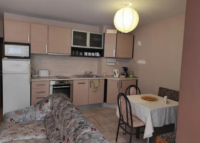 Apartment слънчев с прекрасна гледка, паркинг.